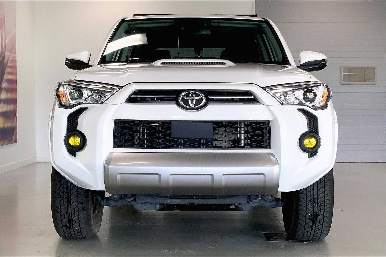 Thumbnail: 2023 Toyota 4Runner - 6