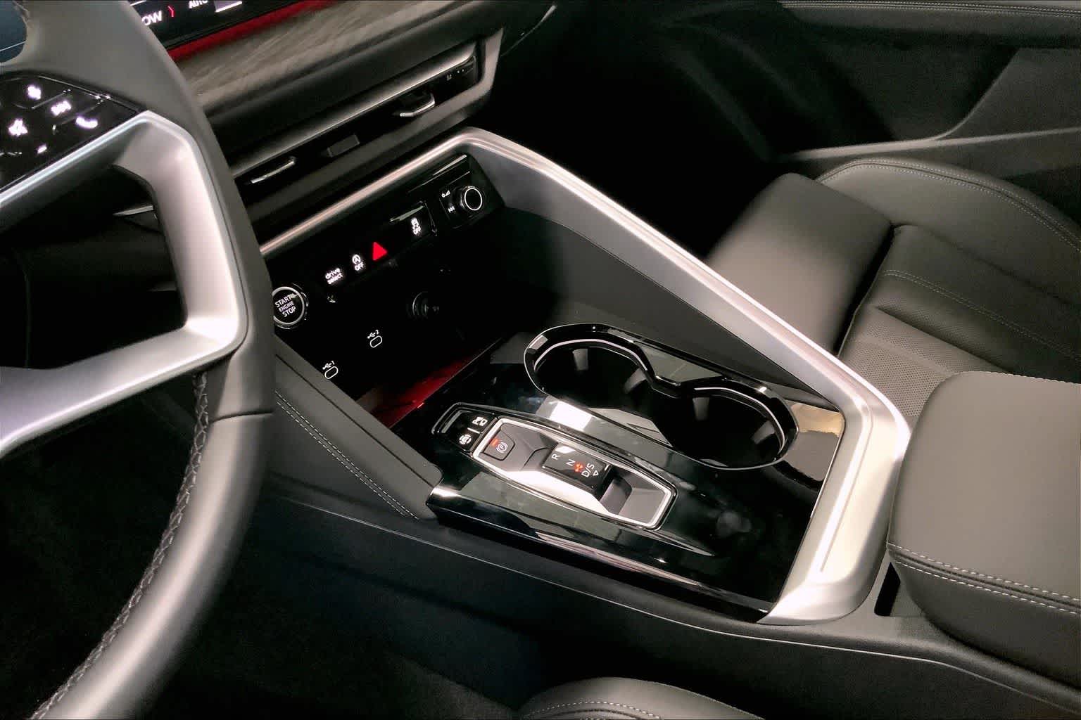 Thumbnail: 2025 Audi Q5 - 15