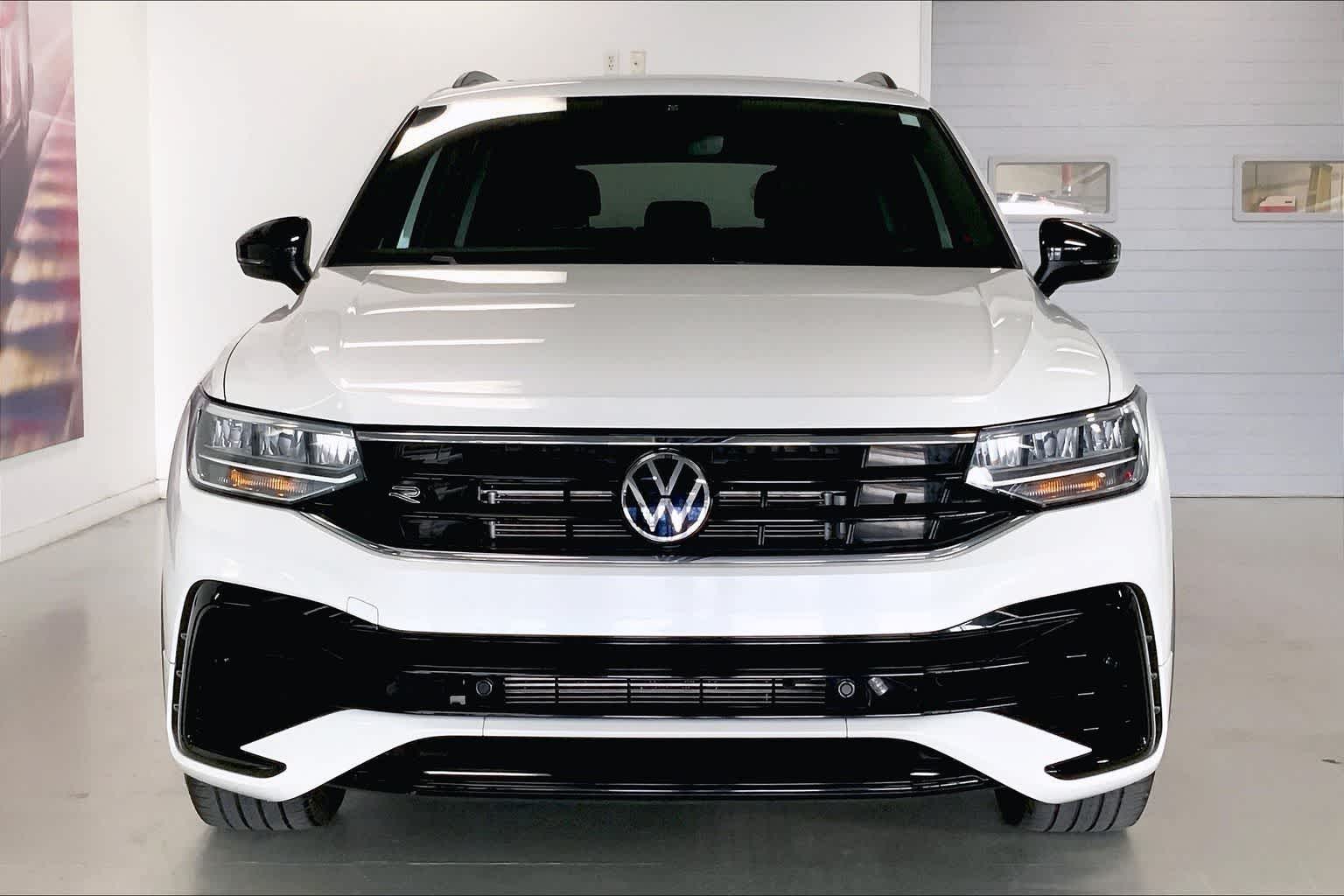 Thumbnail: 2023 Volkswagen Tiguan - 6