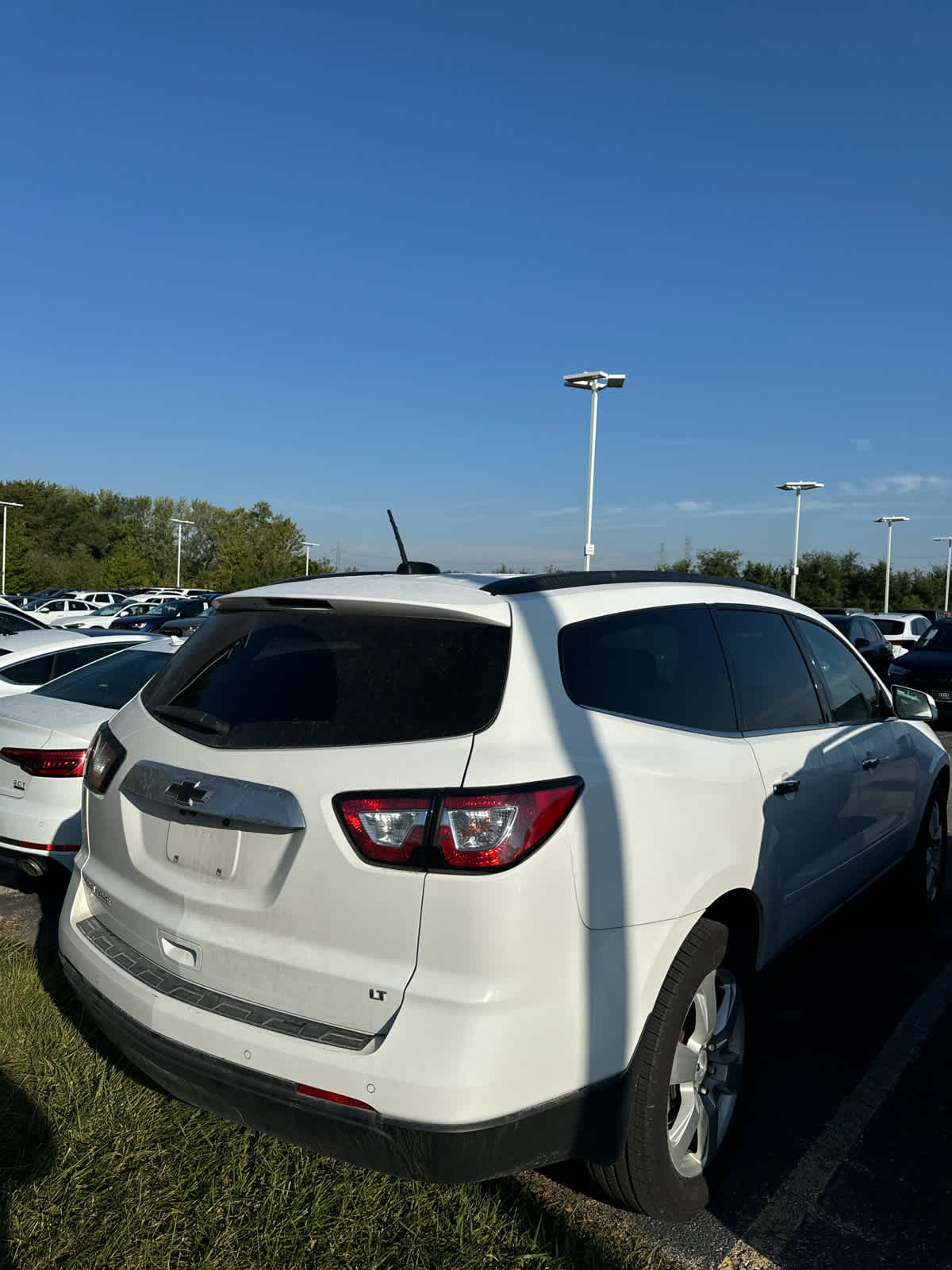 Thumbnail: 2017 Chevrolet Traverse - 3
