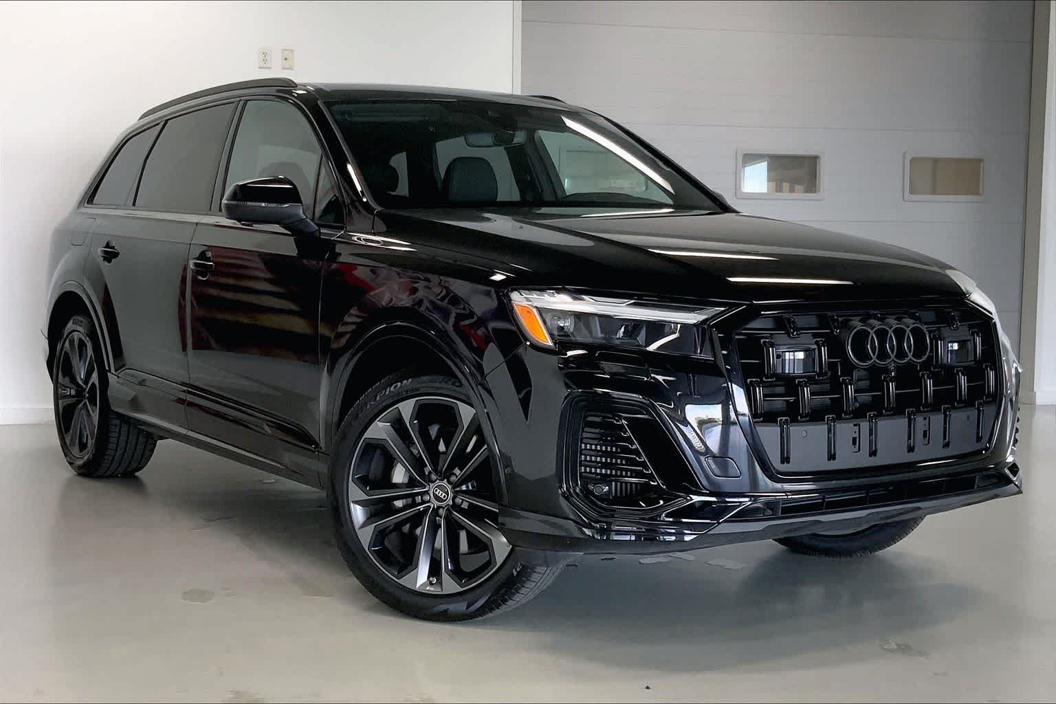 Thumbnail: 2025 Audi Q7 - 21