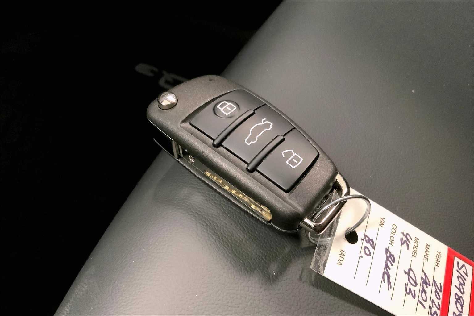 Thumbnail: 2025 Audi Q3 - 20