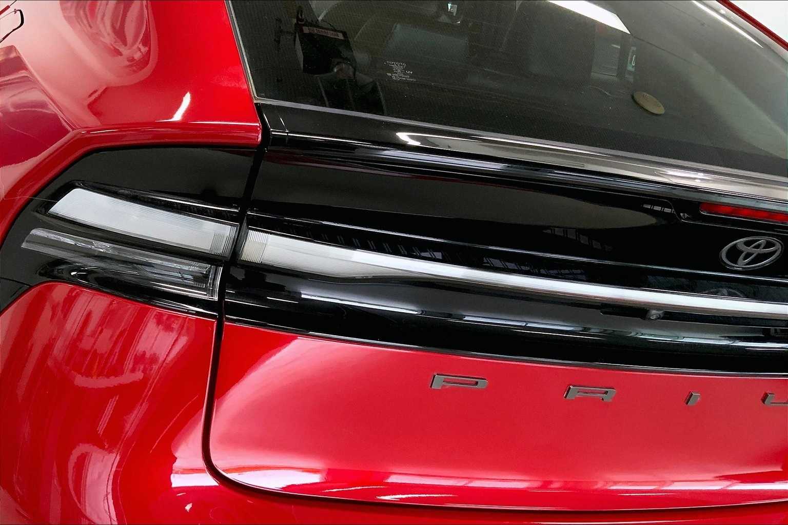 Thumbnail: 2023 Toyota Prius Prime - 31