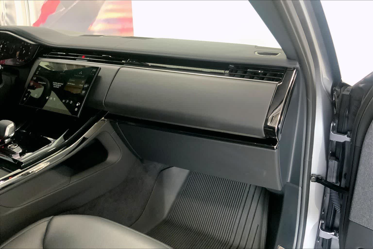 Thumbnail: 2024 Land Rover Range Rover Sport - 19
