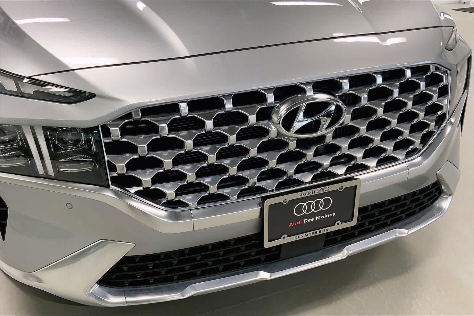 Thumbnail: 2023 Hyundai Santa Fe - 31