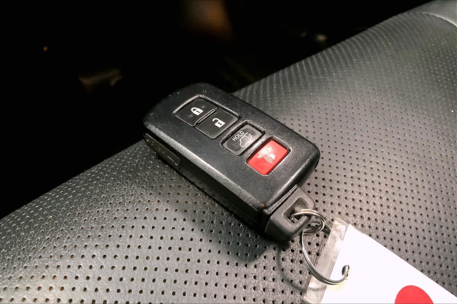 Thumbnail: 2015 Toyota Highlander - 18