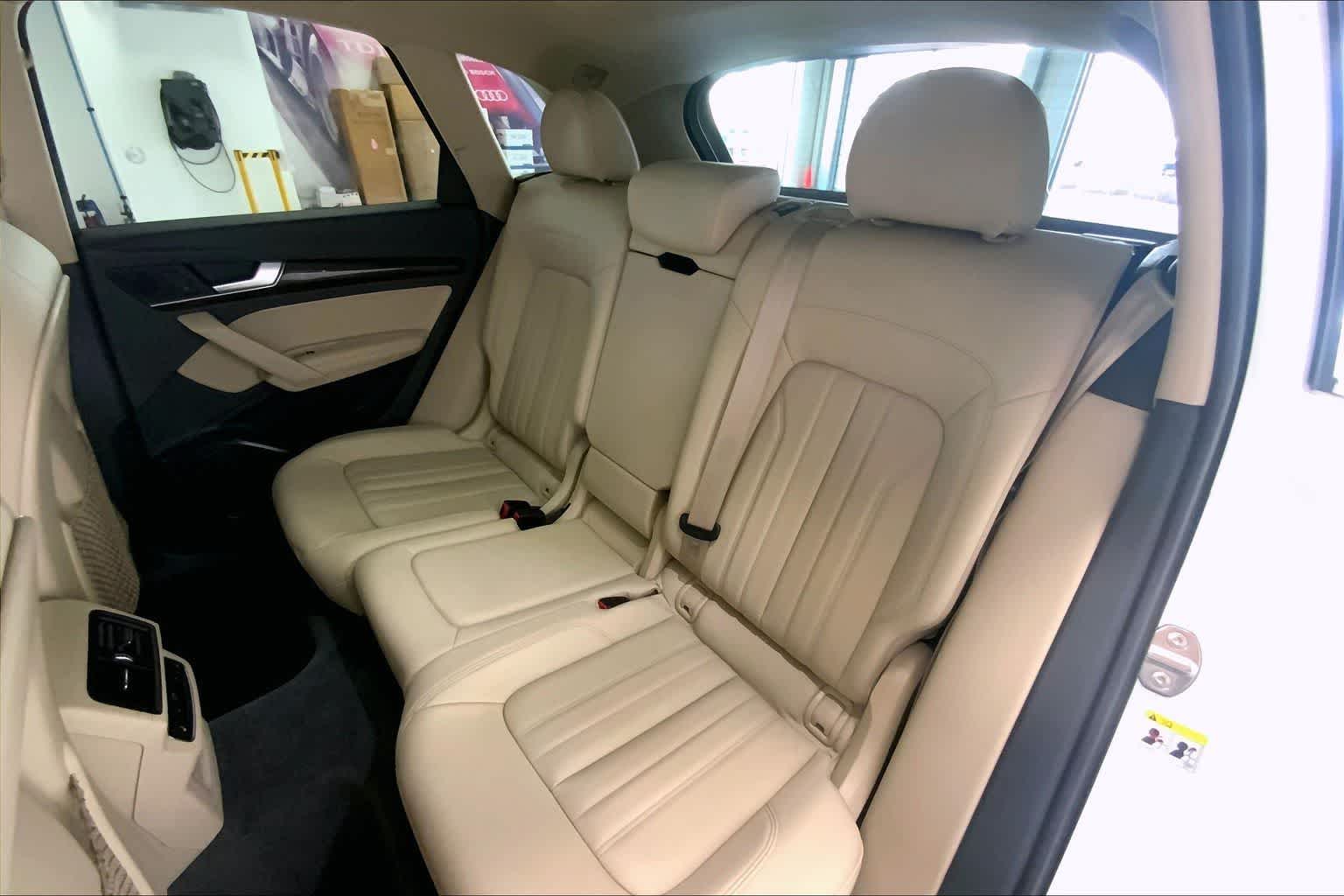 Thumbnail: 2020 Audi Q5 - 27