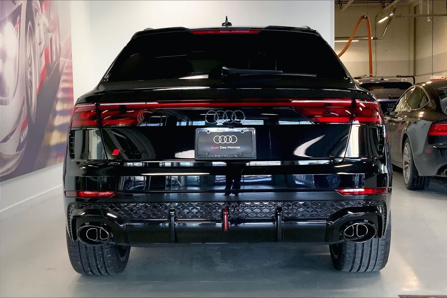 Thumbnail: 2026 Audi RS Q8 - 5