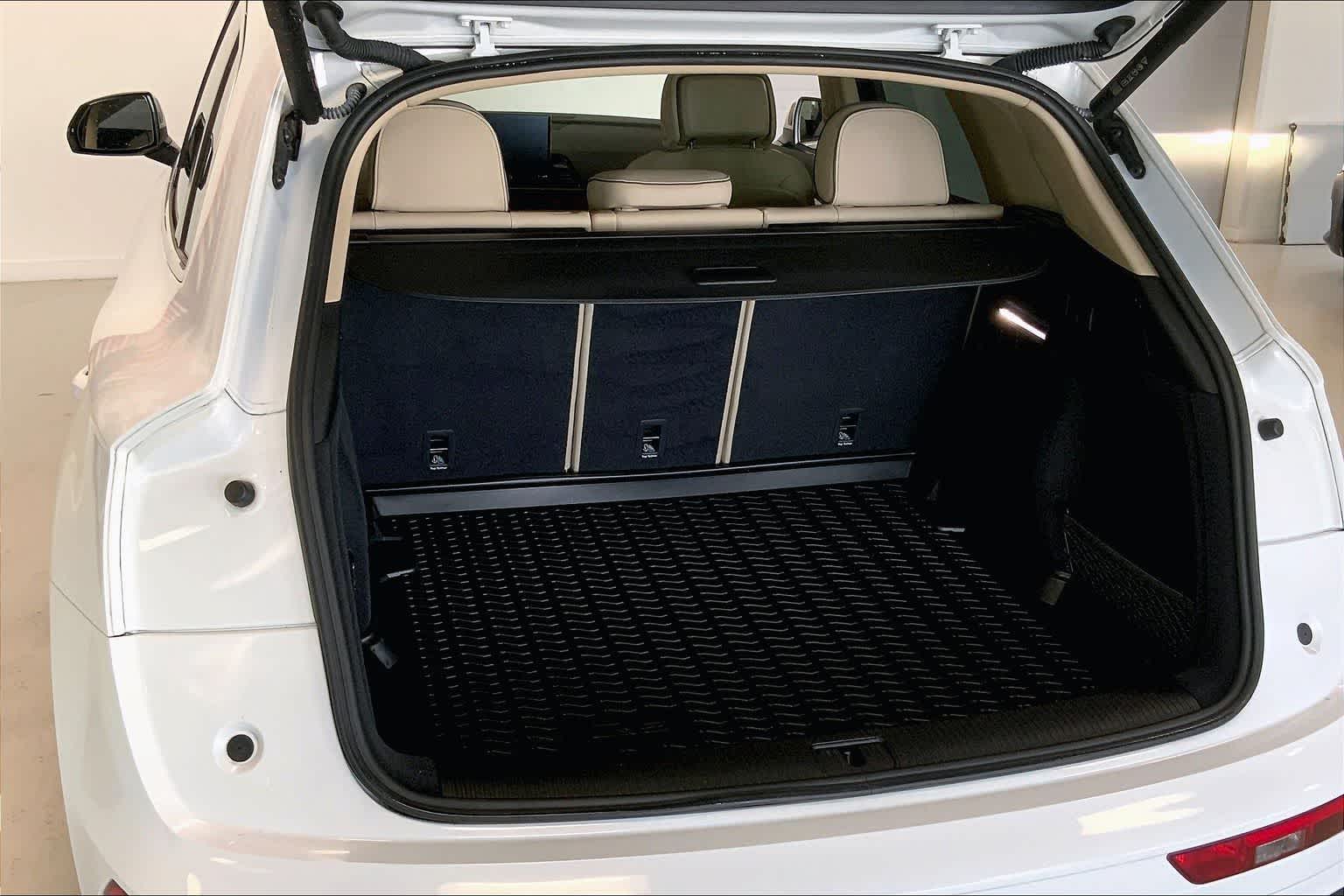 Thumbnail: 2023 Audi Q5 - 16