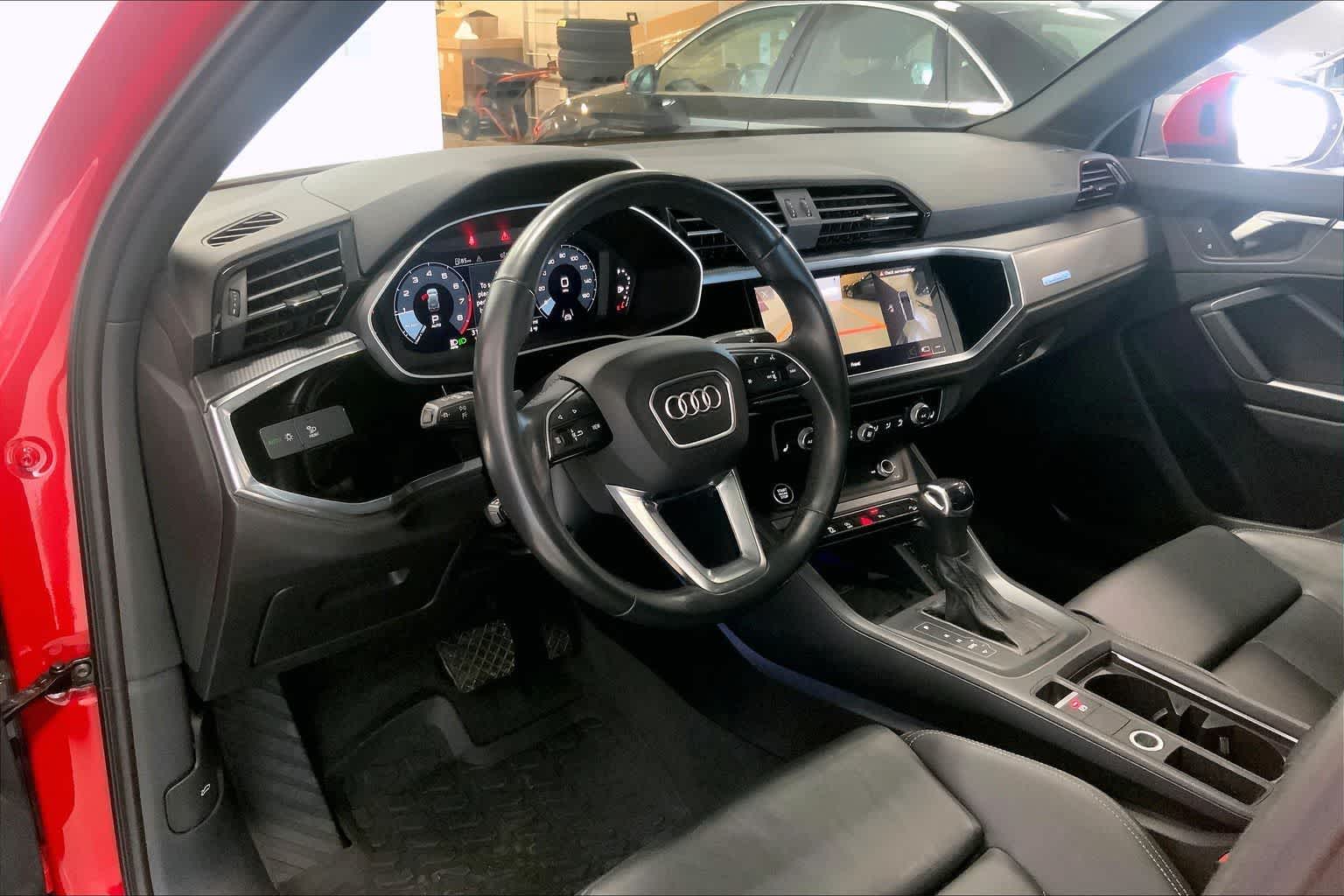 Thumbnail: 2023 Audi Q3 - 2