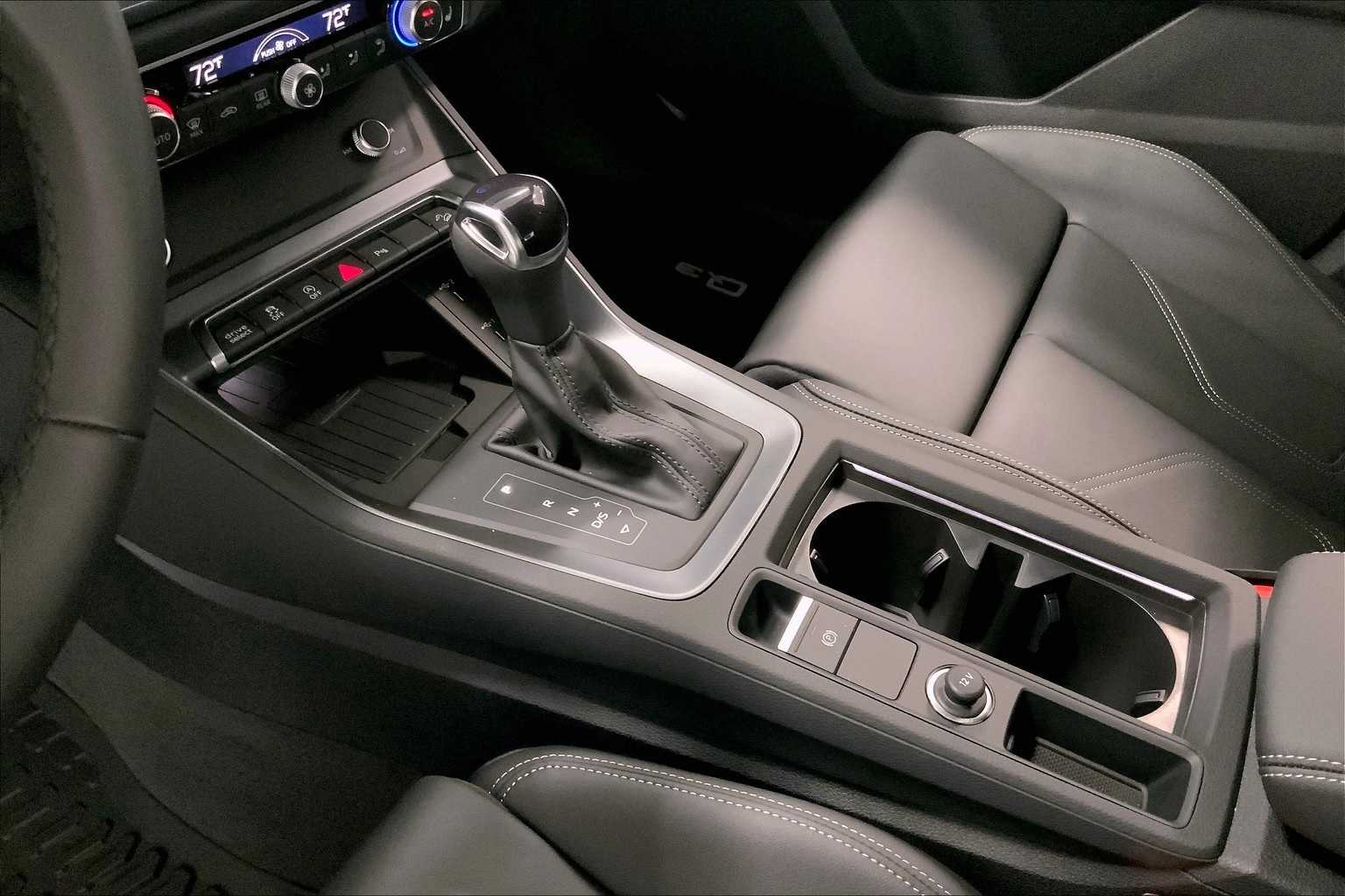 Thumbnail: 2025 Audi Q3 - 16