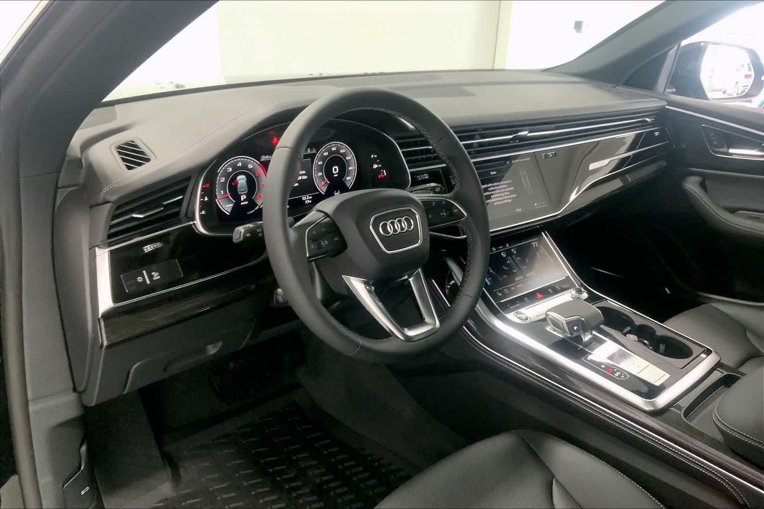 Thumbnail: 2026 Audi Q8 - 2