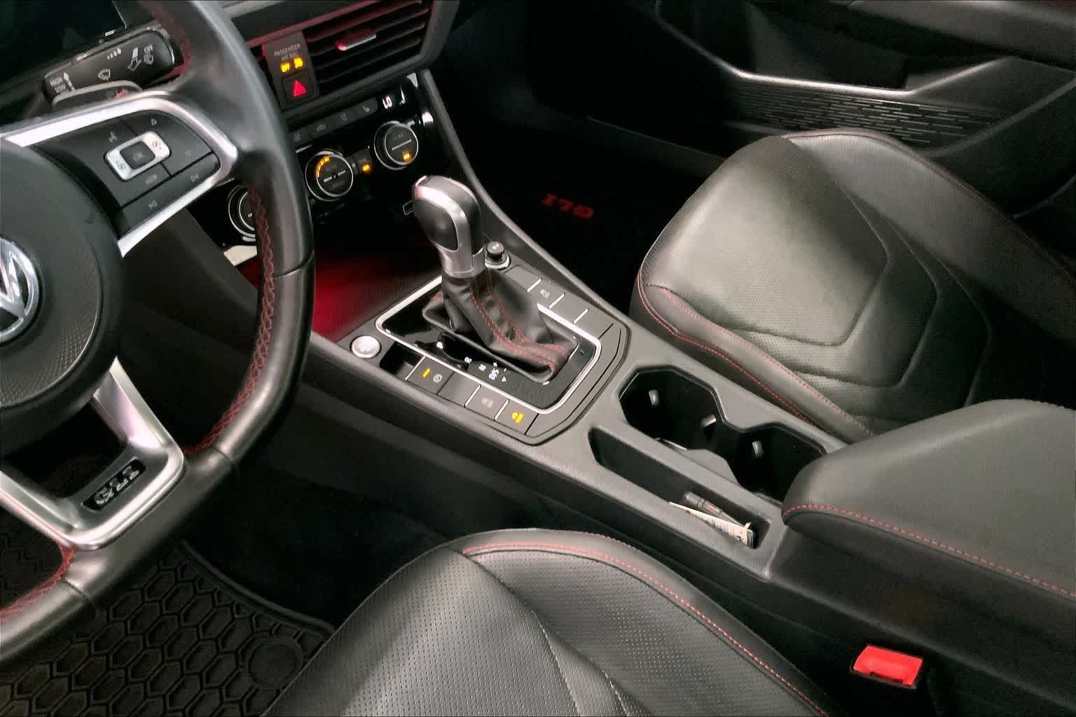 Thumbnail: 2019 Volkswagen Jetta - 14