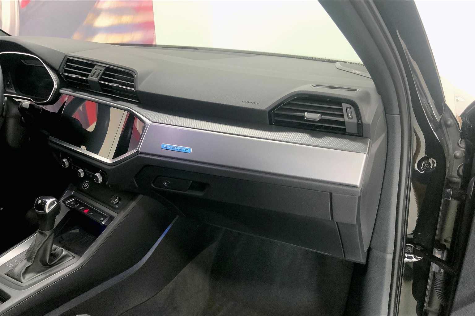 Thumbnail: 2023 Audi Q3 - 21