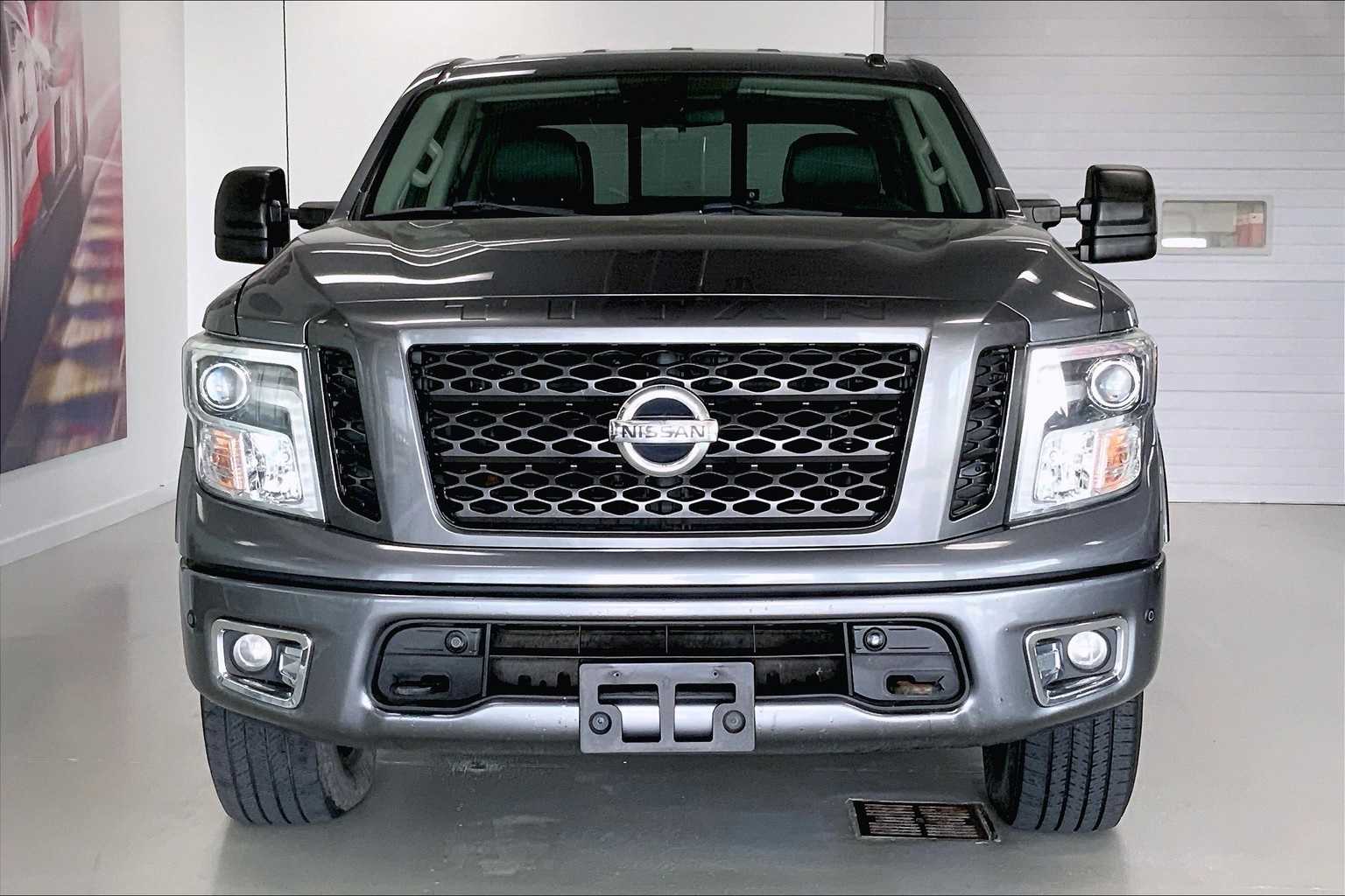 Thumbnail: 2017 Nissan Titan - 6