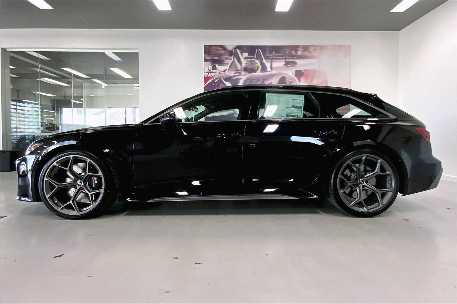 Thumbnail: 2026 Audi RS 6 - 3