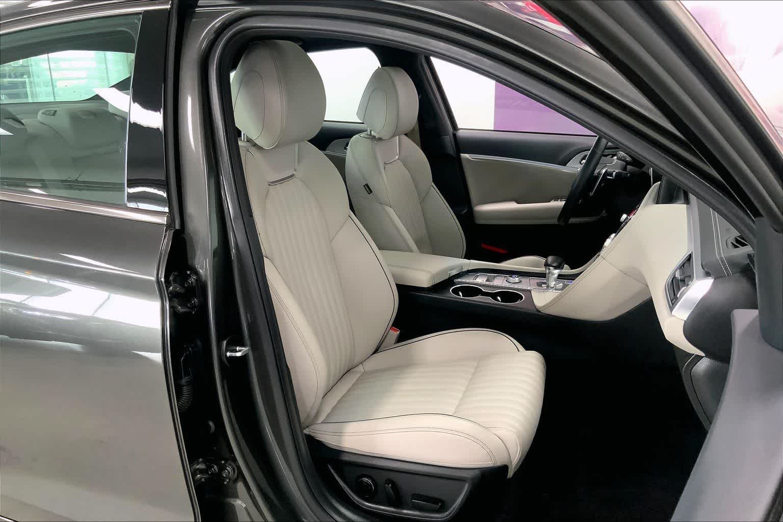 Thumbnail: 2023 Genesis G70 - 12