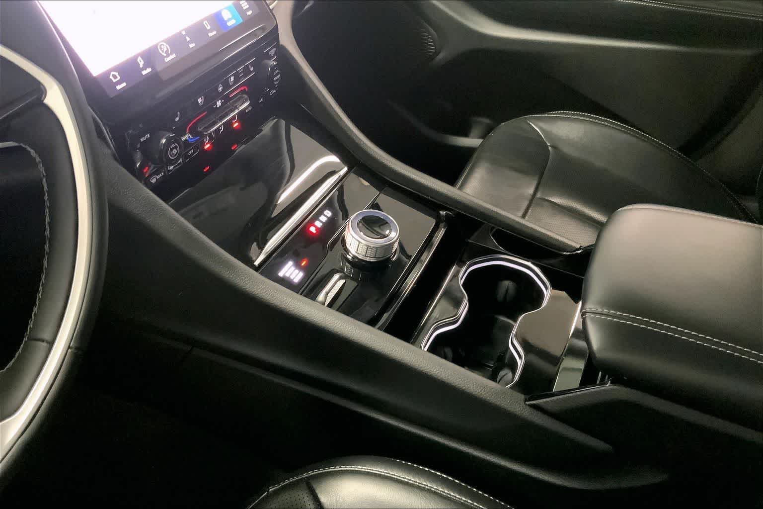 Thumbnail: 2023 Jeep Grand Cherokee - 15