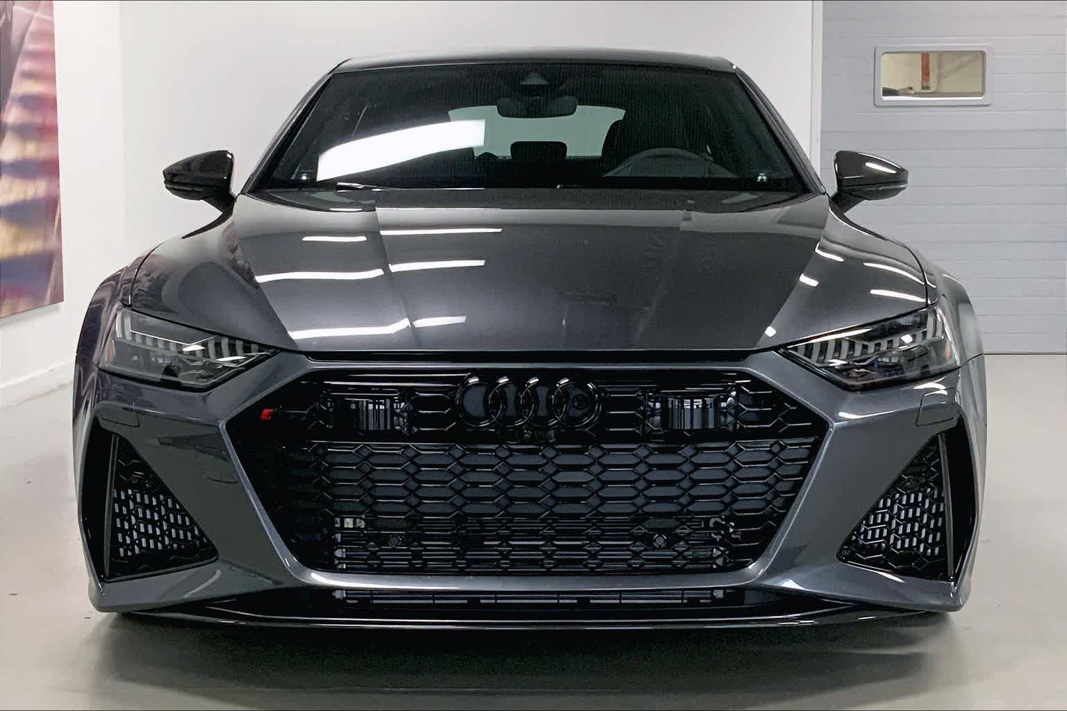 Thumbnail: 2022 Audi RS 7 - 6