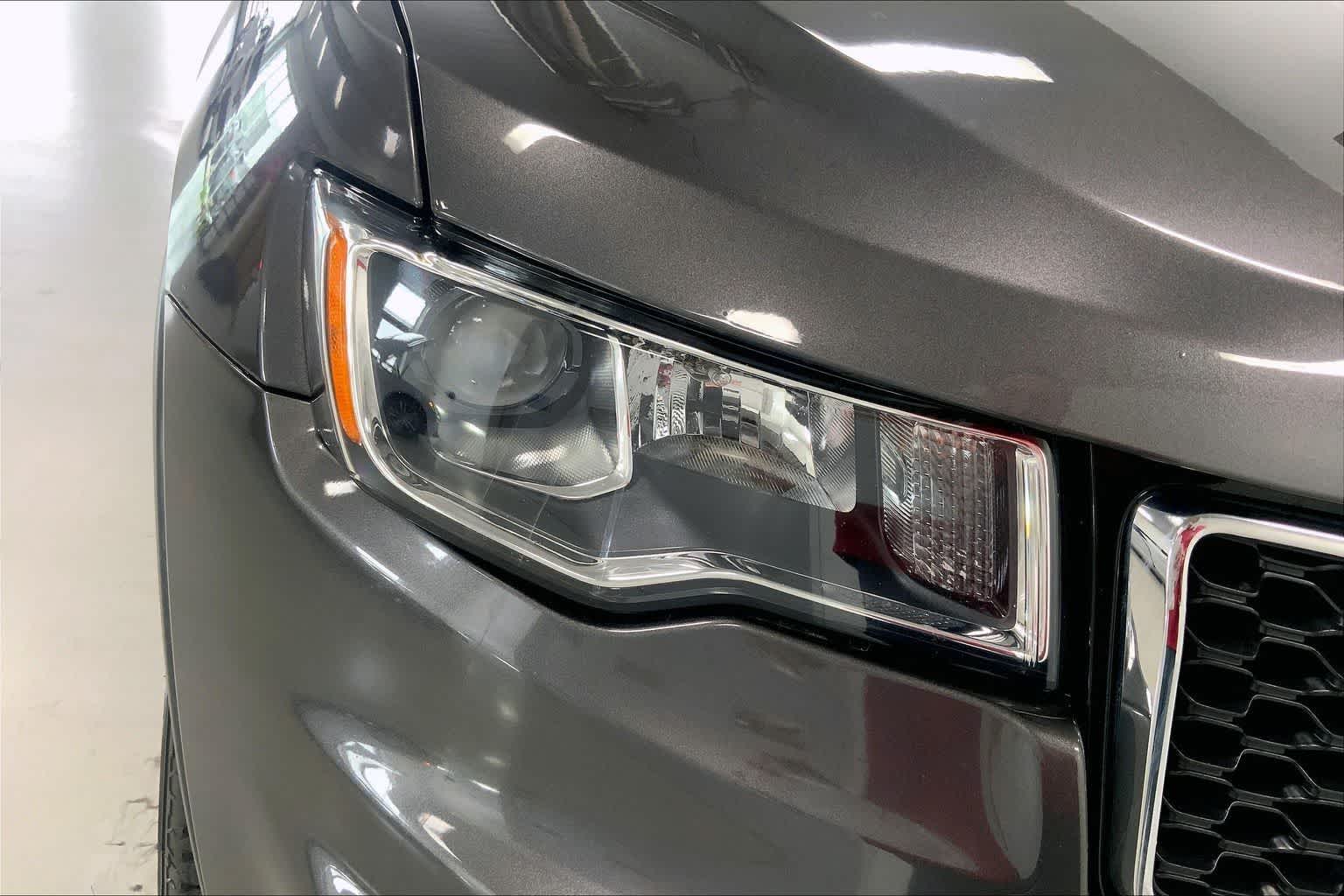 Thumbnail: 2019 Jeep Grand Cherokee - 28