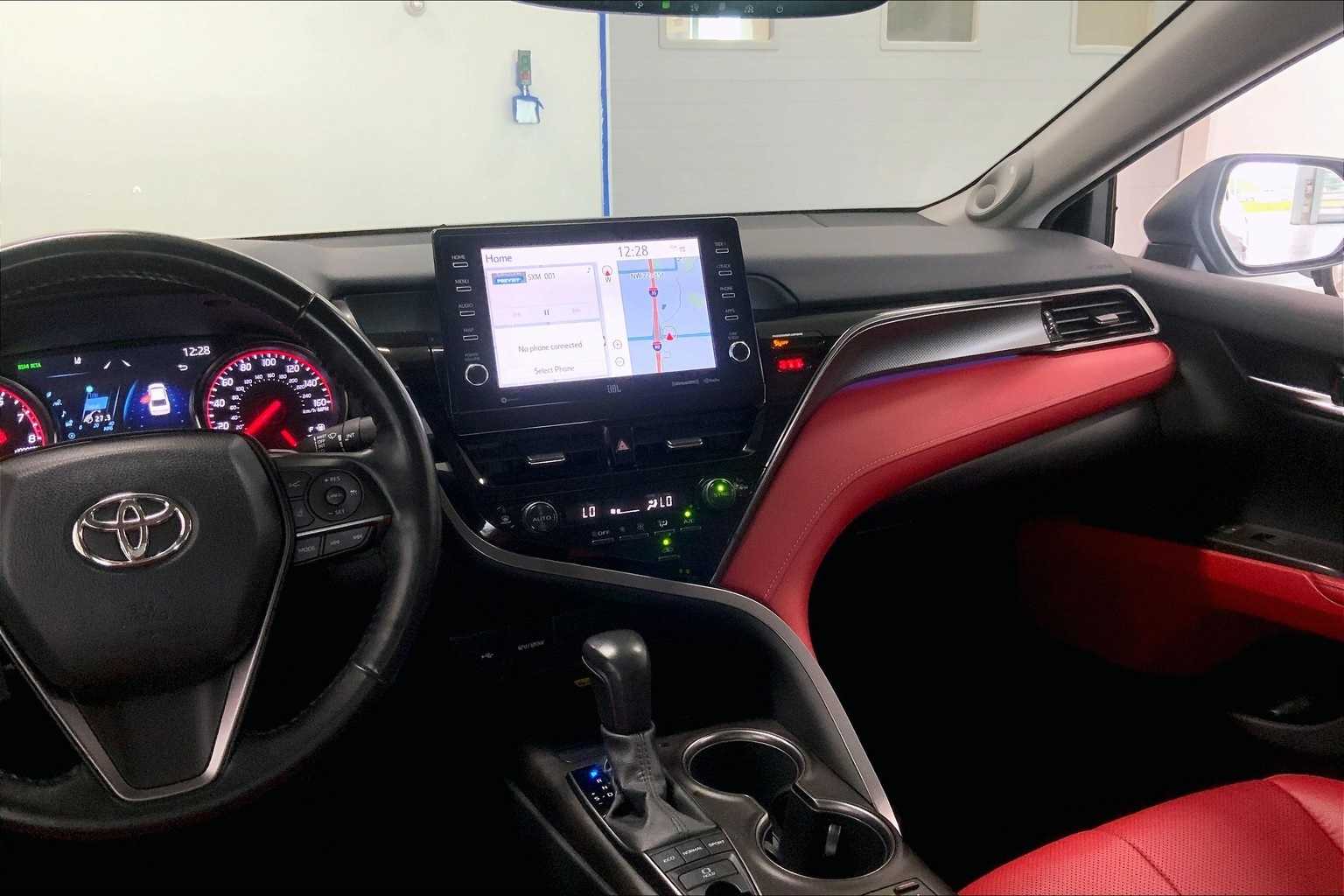 Thumbnail: 2022 Toyota Camry - 13