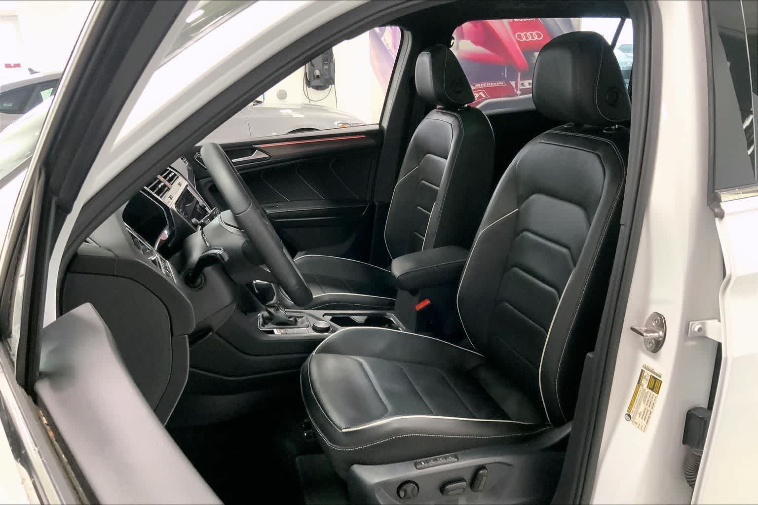 Thumbnail: 2022 Volkswagen Tiguan - 10