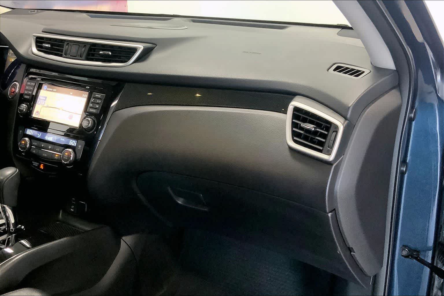 Thumbnail: 2016 Nissan Rogue - 21