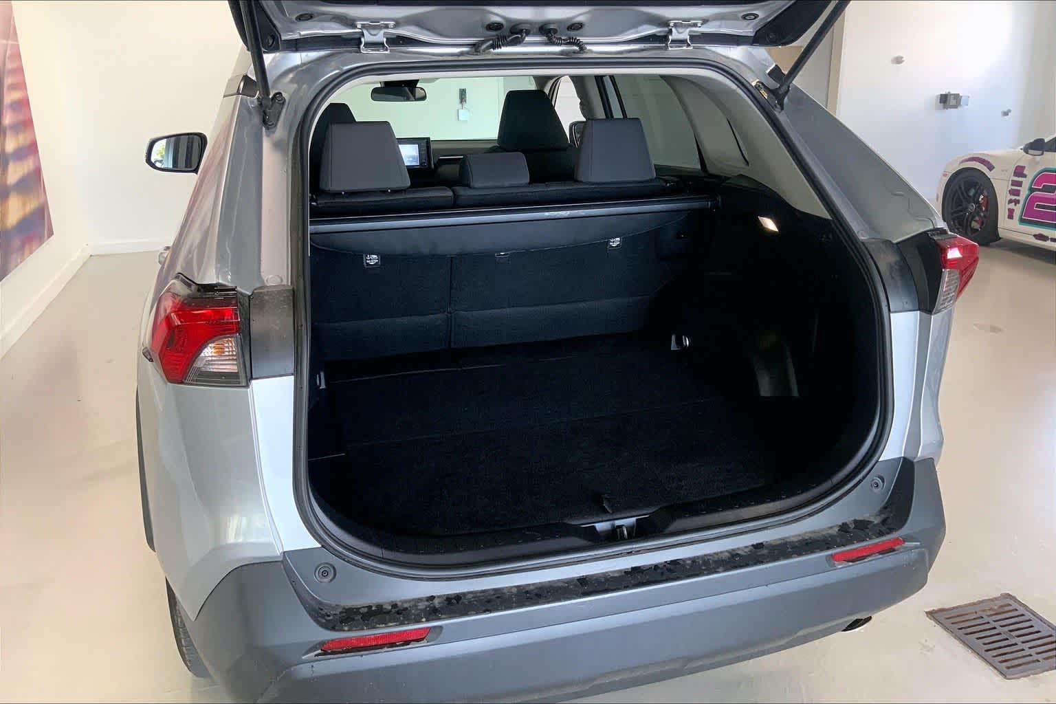 Thumbnail: 2022 Toyota RAV4 - 17