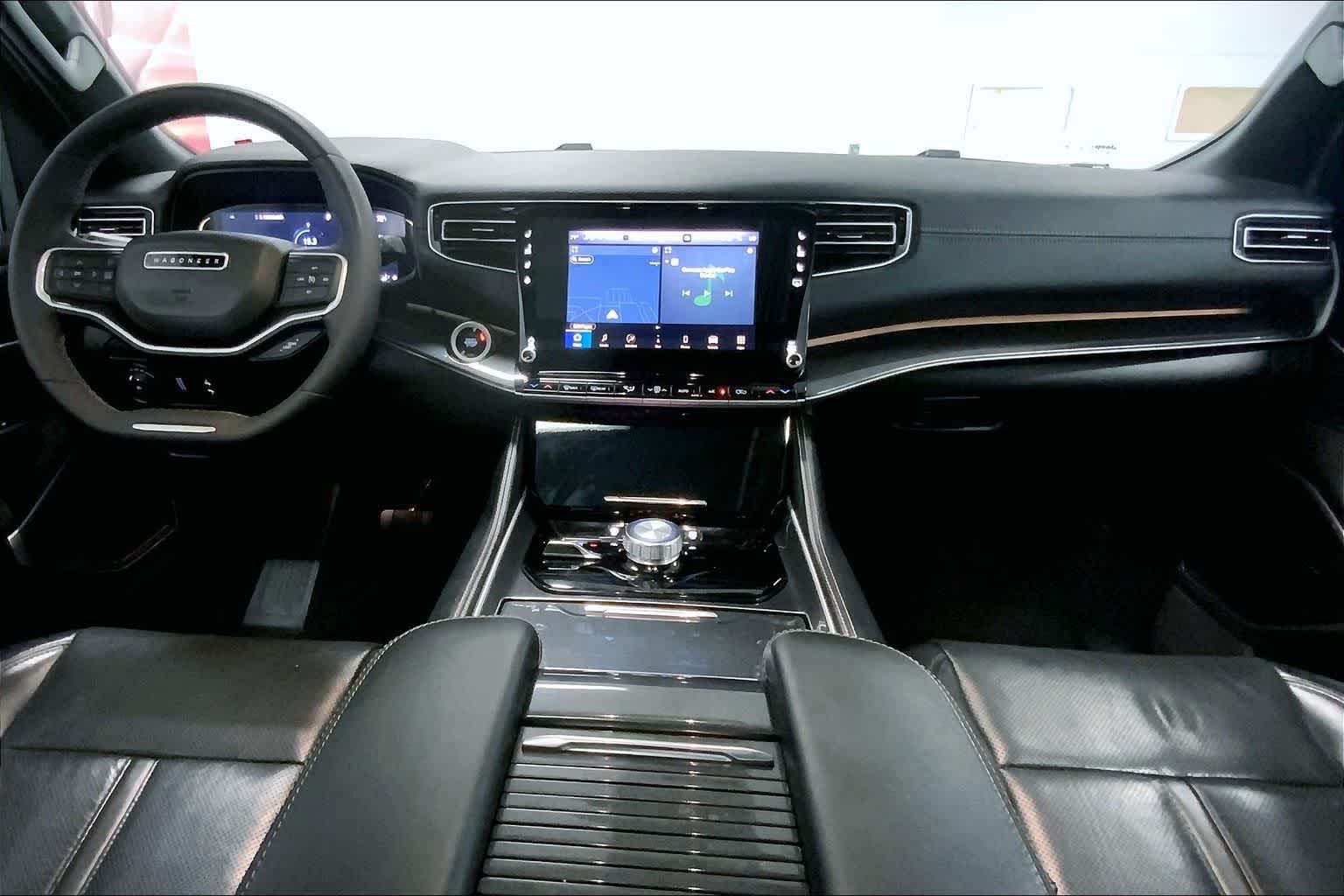 Thumbnail: 2022 Jeep Wagoneer - 8