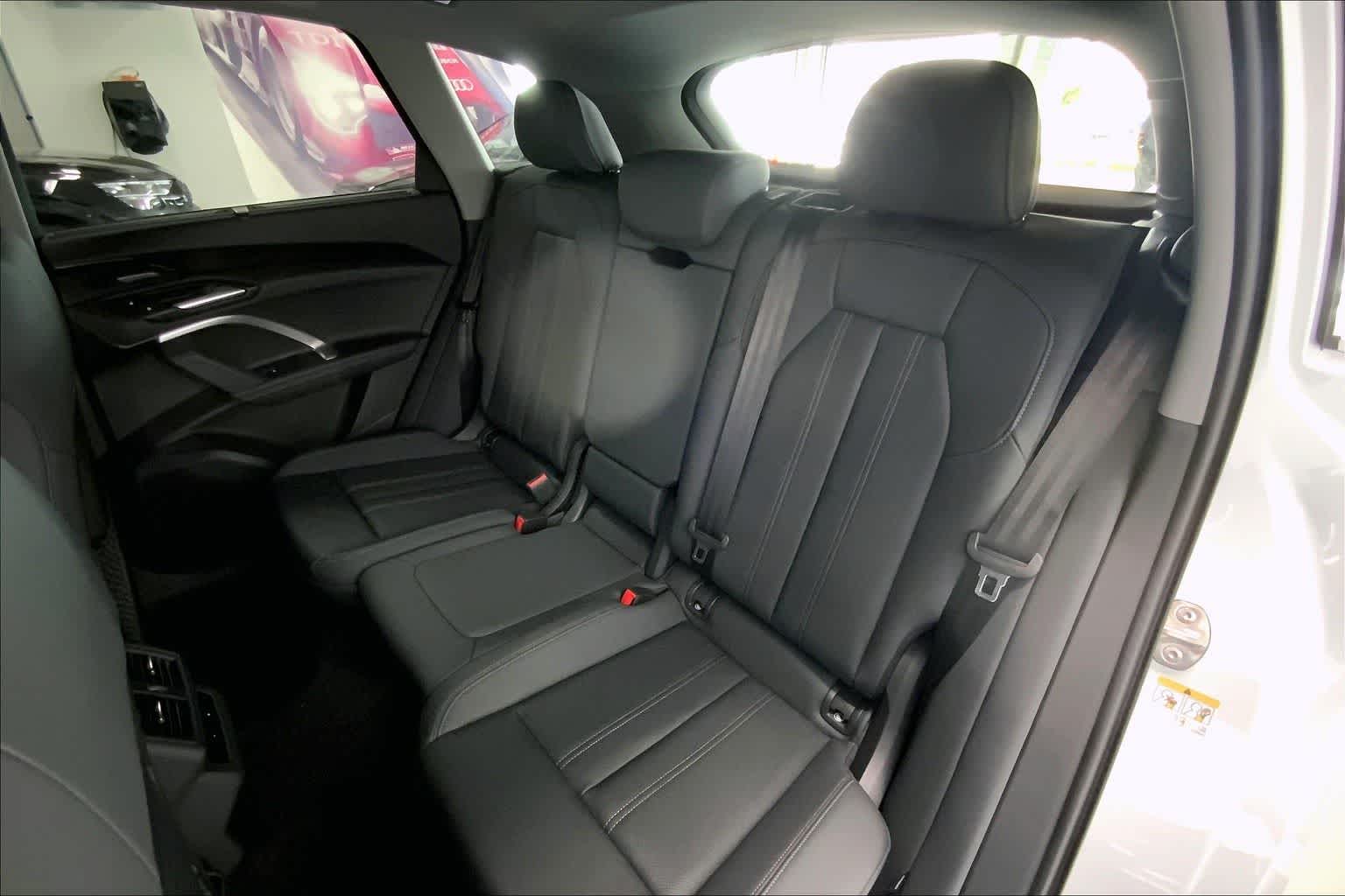 Thumbnail: 2025 Audi Q5 - 13