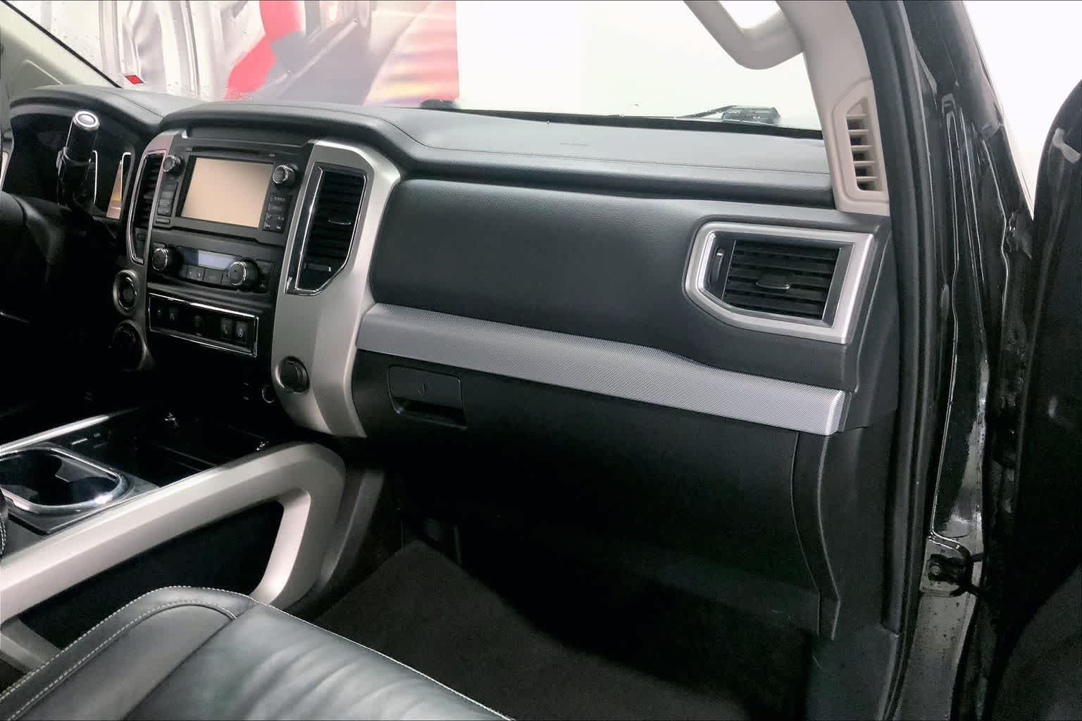 Thumbnail: 2017 Nissan Titan - 18