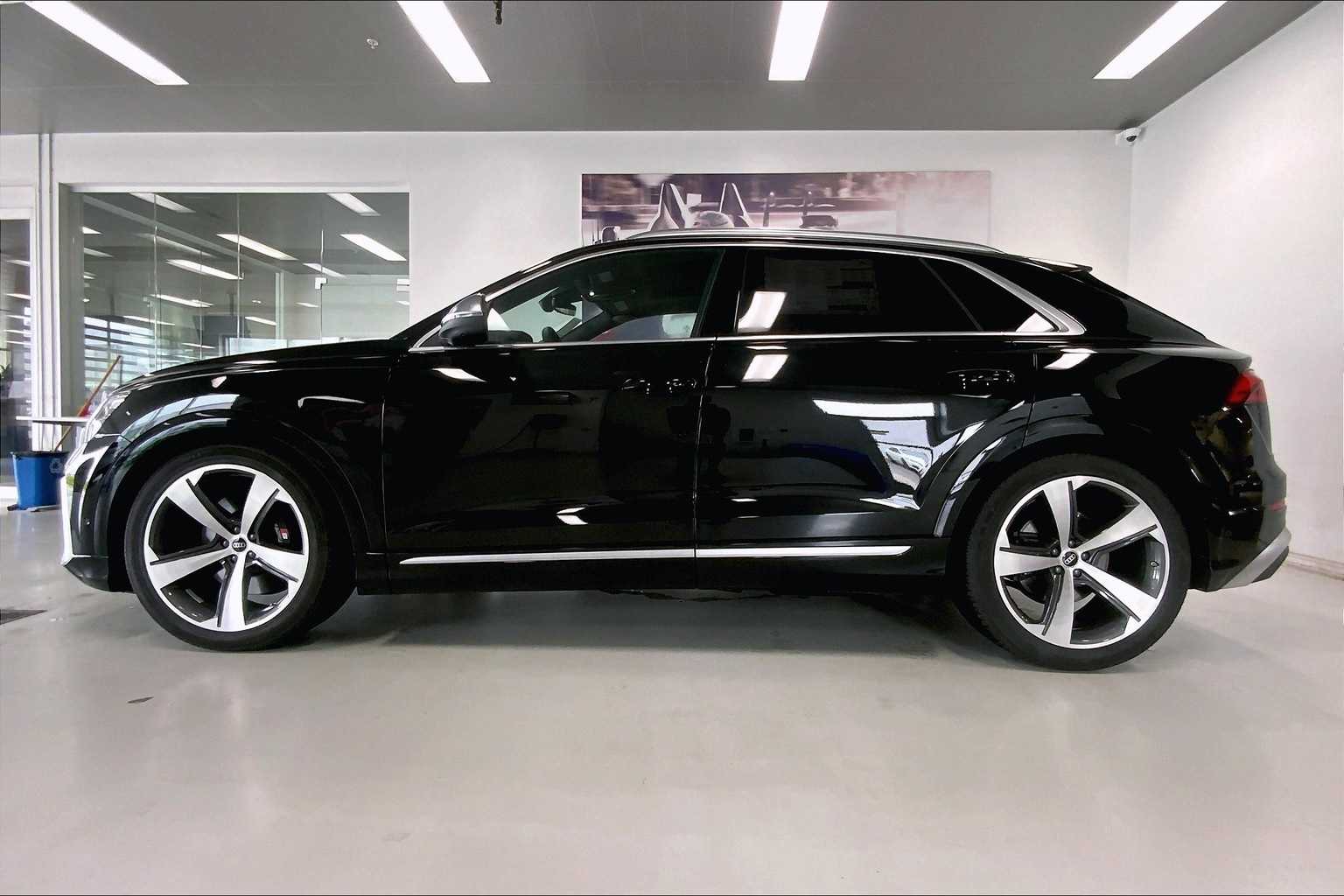 Thumbnail: 2025 Audi SQ8 - 3