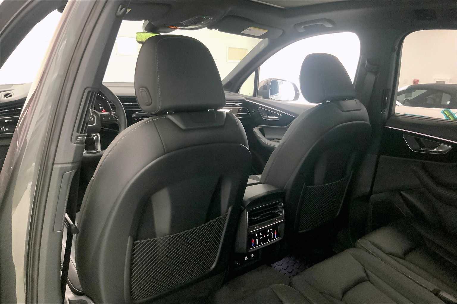 Thumbnail: 2026 Audi Q7 - 12