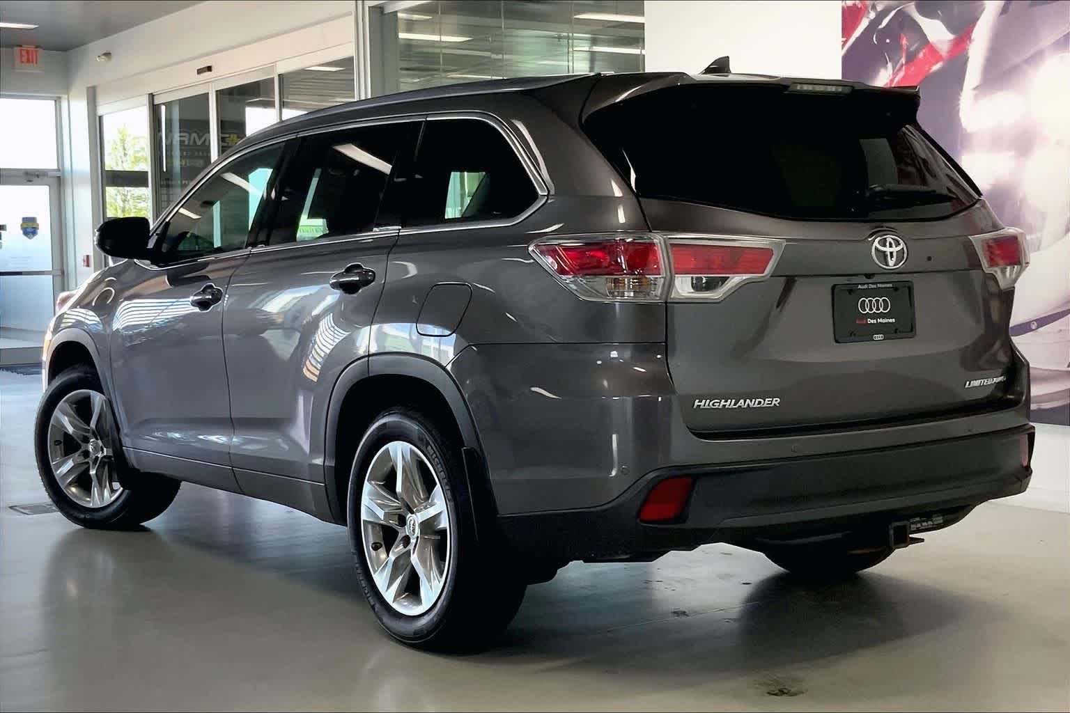 Thumbnail: 2015 Toyota Highlander - 4