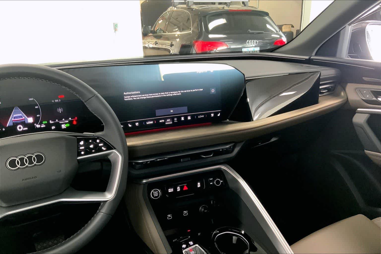 Thumbnail: 2025 Audi Q5 - 16