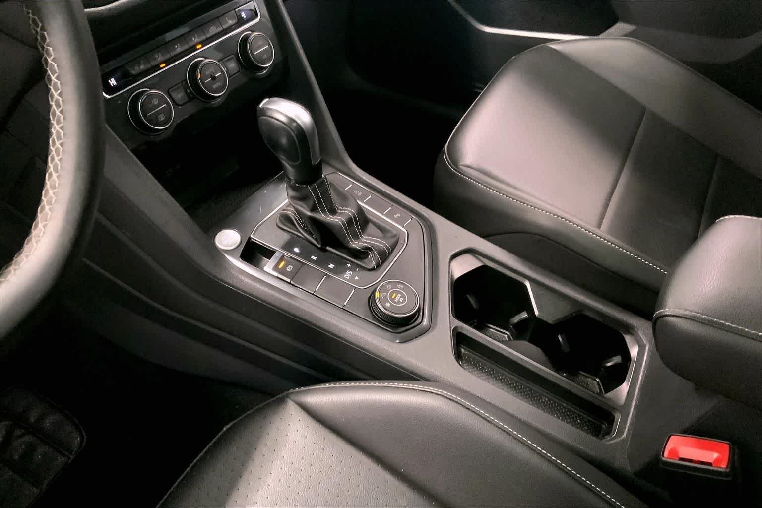 Thumbnail: 2021 Volkswagen Tiguan - 15