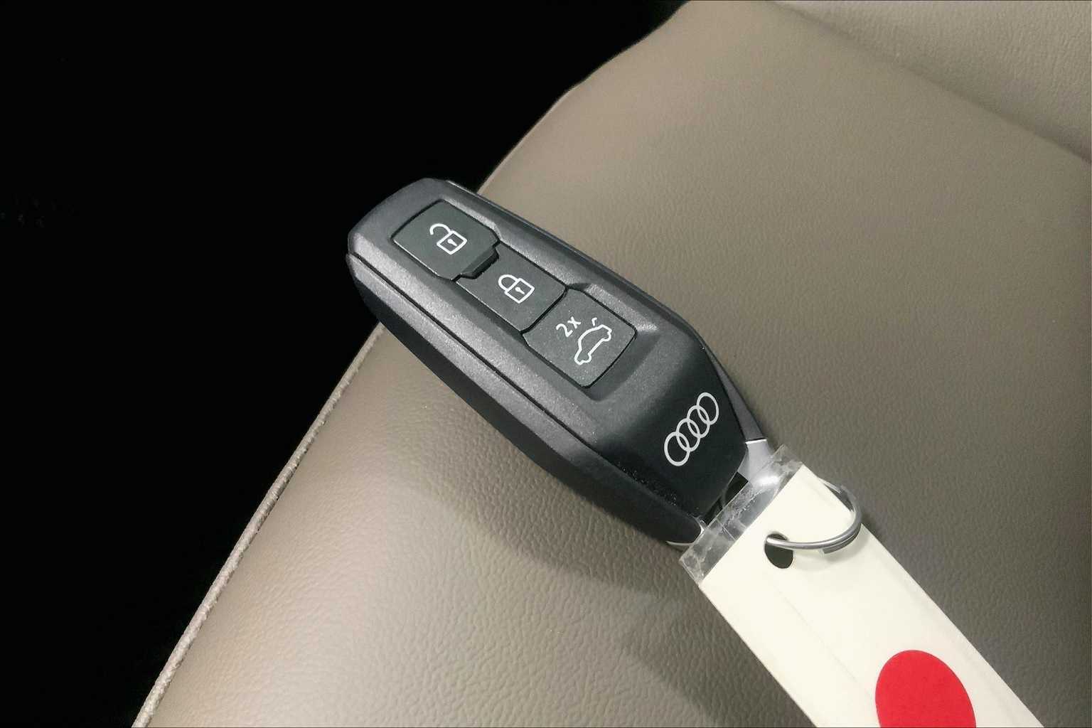 Thumbnail: 2025 Audi Q5 - 17