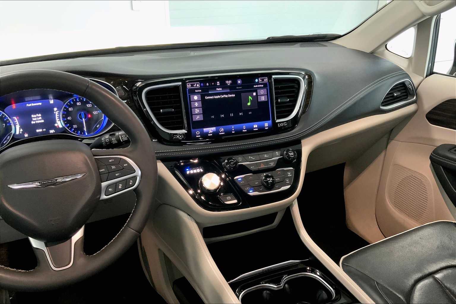 2023 Chrysler Pacifica Limited 15