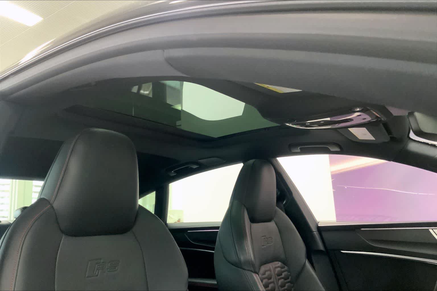 Thumbnail: 2022 Audi RS 7 - 27