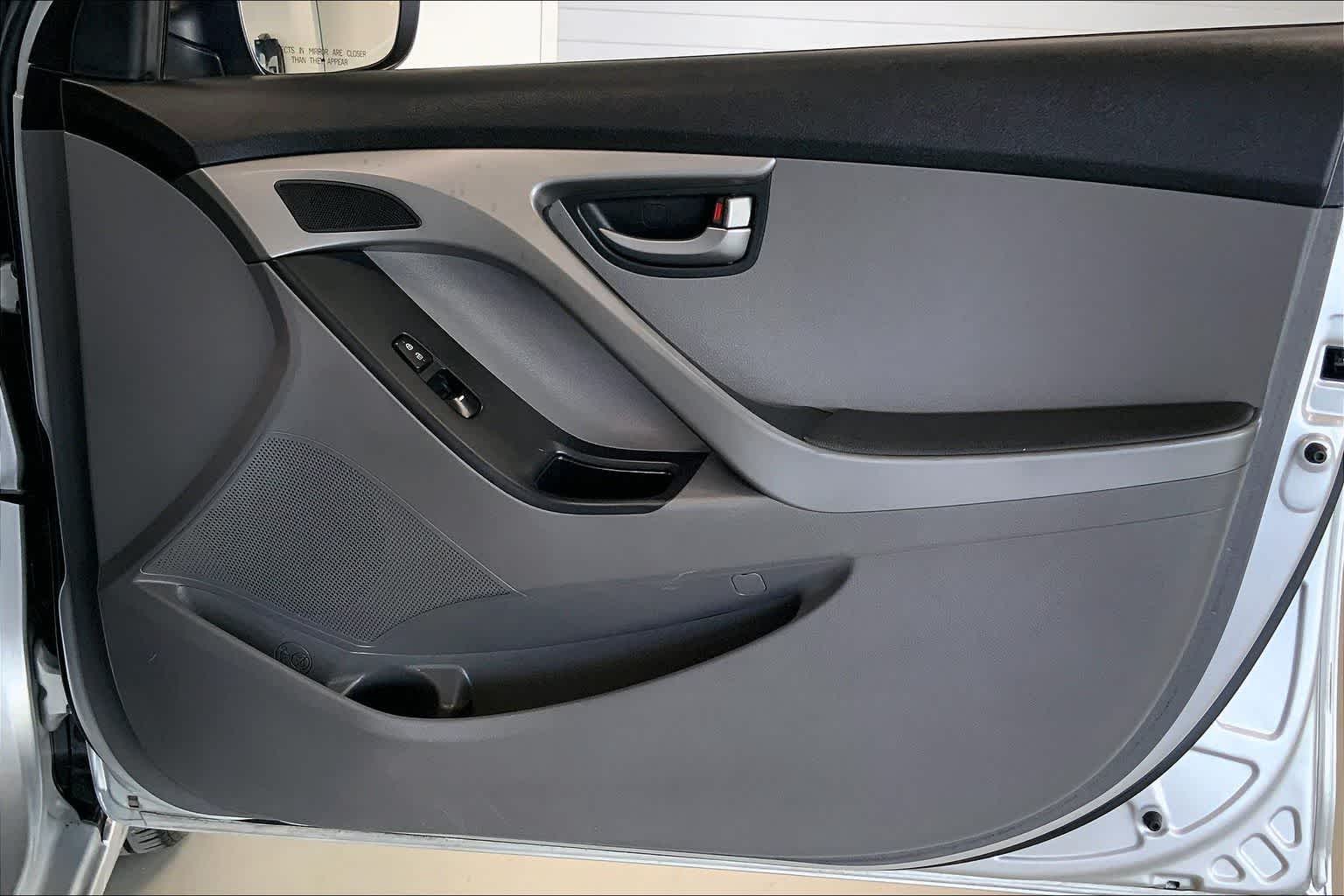 Thumbnail: 2016 Hyundai Elantra - 25