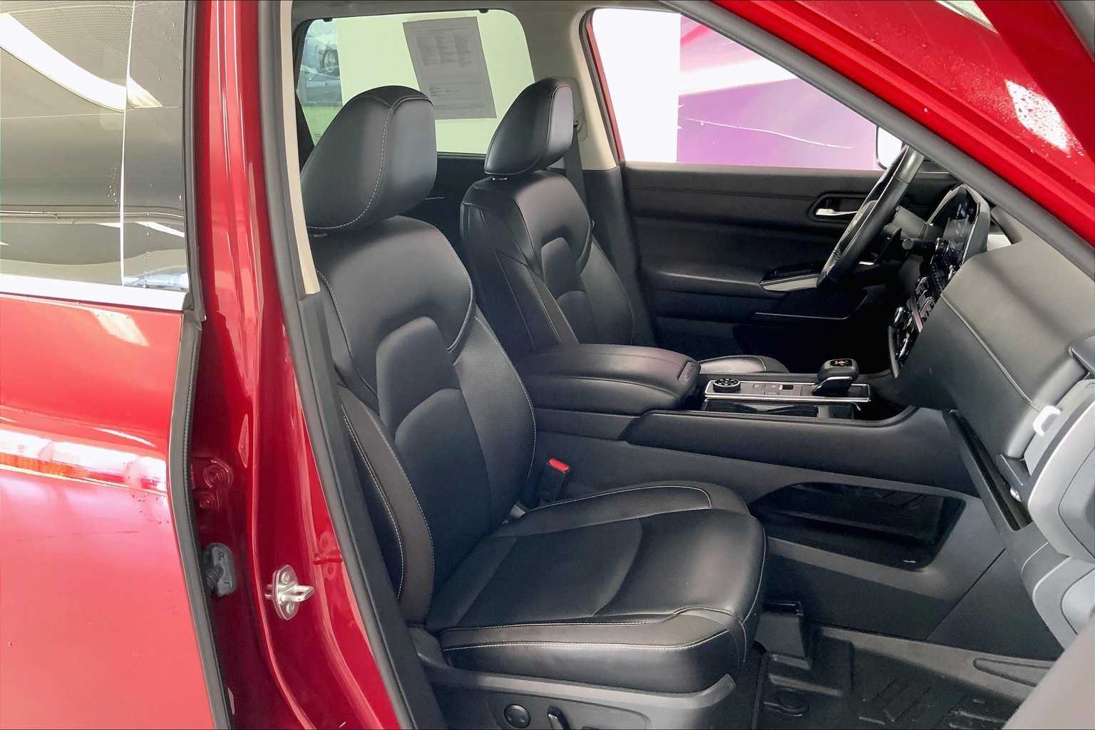 Thumbnail: 2023 Nissan Pathfinder - 11