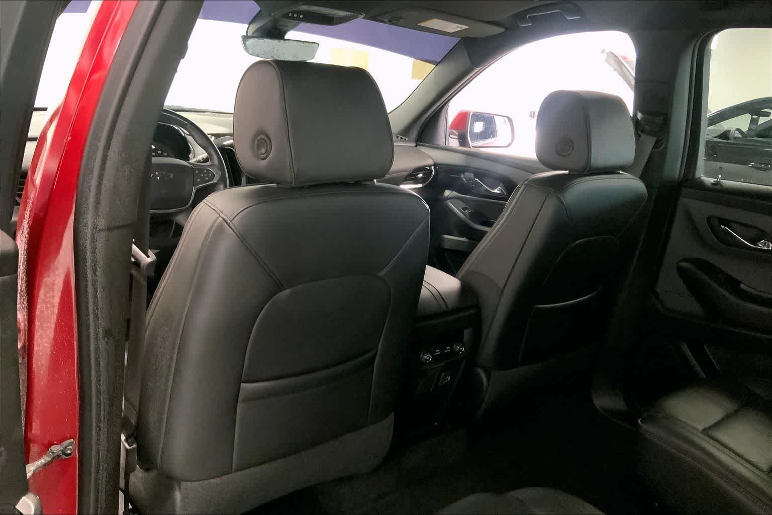 Thumbnail: 2023 Chevrolet Traverse - 11