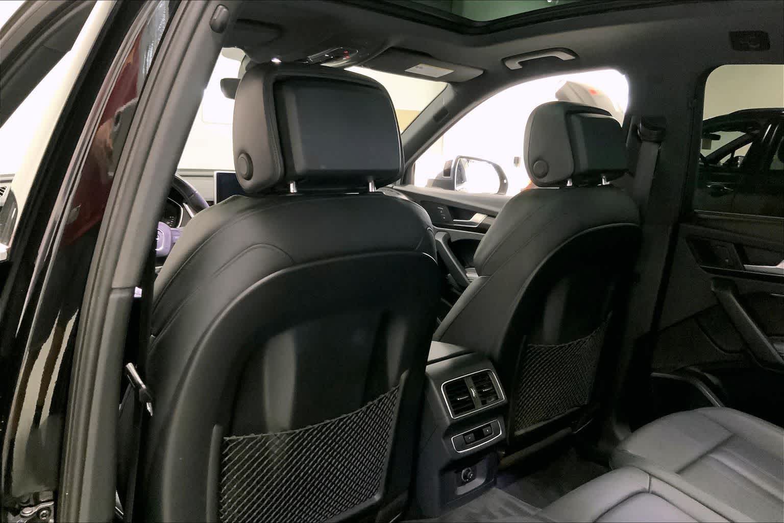 Thumbnail: 2018 Audi SQ5 - 10