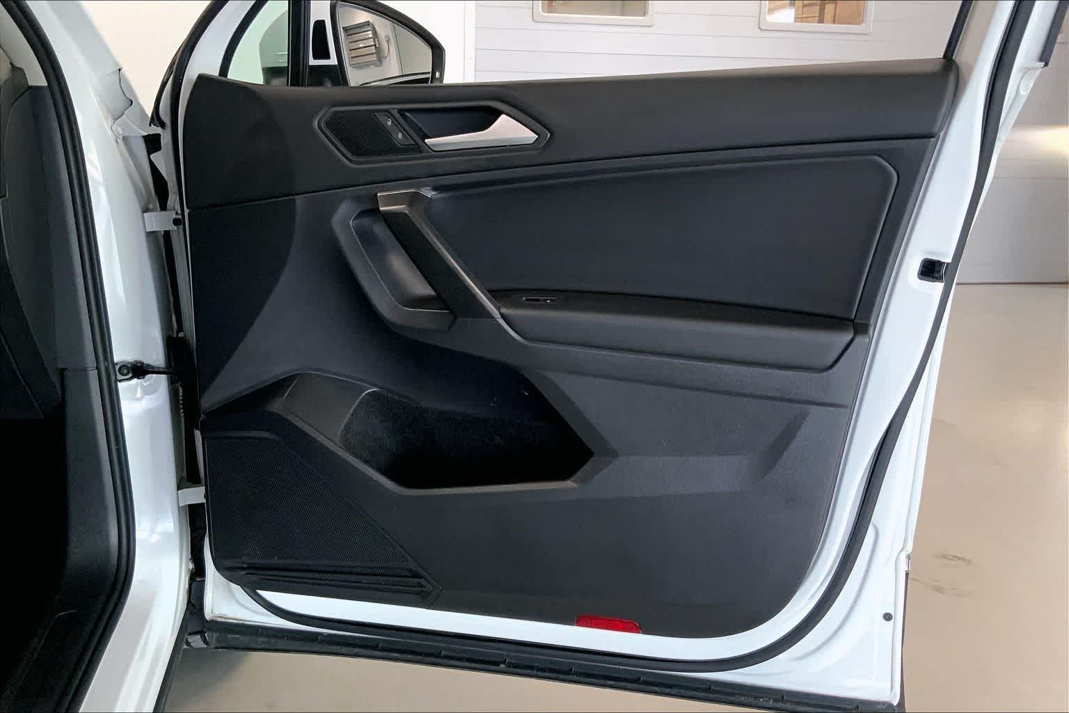 Thumbnail: 2021 Volkswagen Tiguan - 26