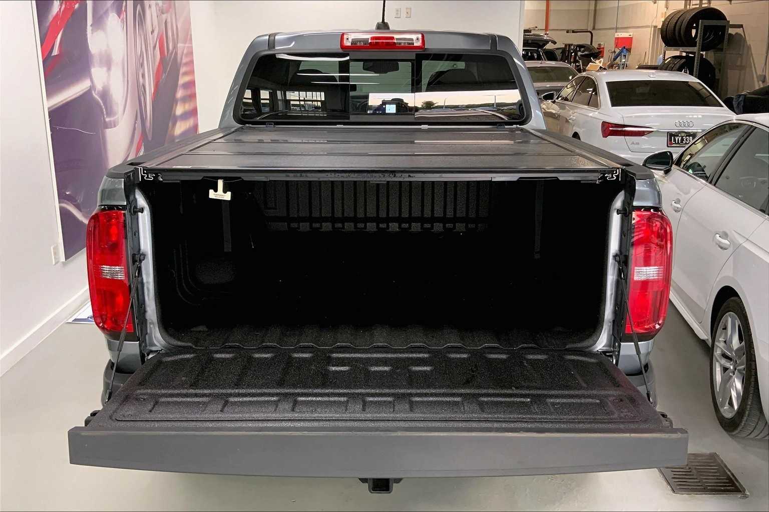 Thumbnail: 2022 Chevrolet Colorado - 17