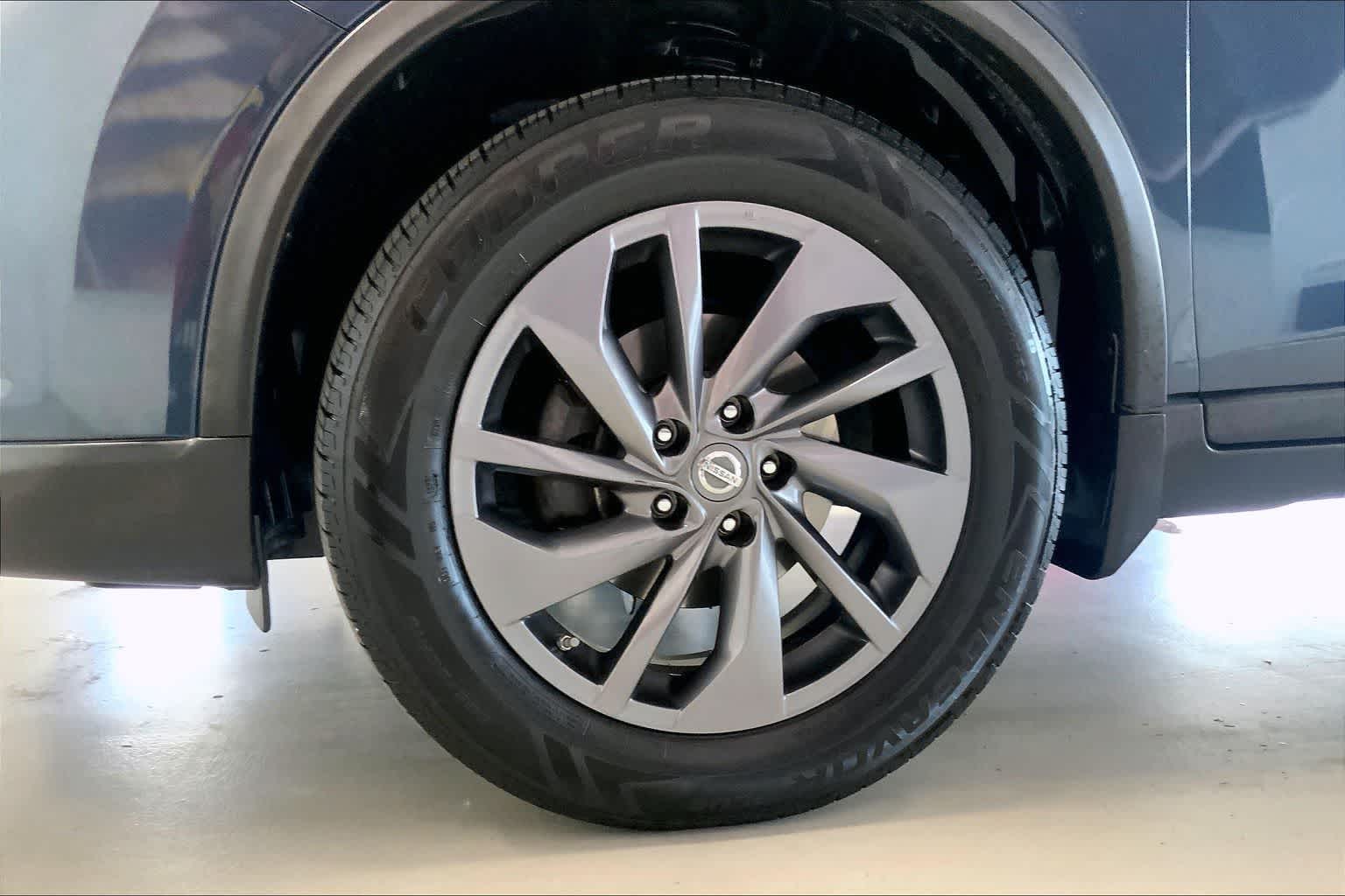 Thumbnail: 2016 Nissan Rogue - 8