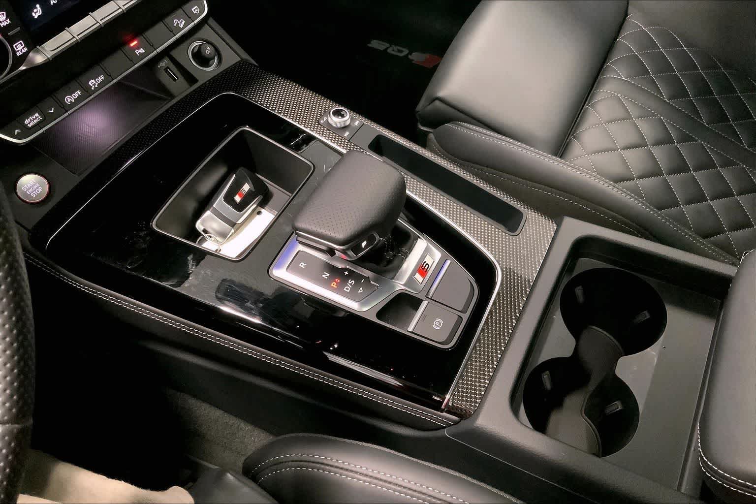 Thumbnail: 2025 Audi SQ5 - 16