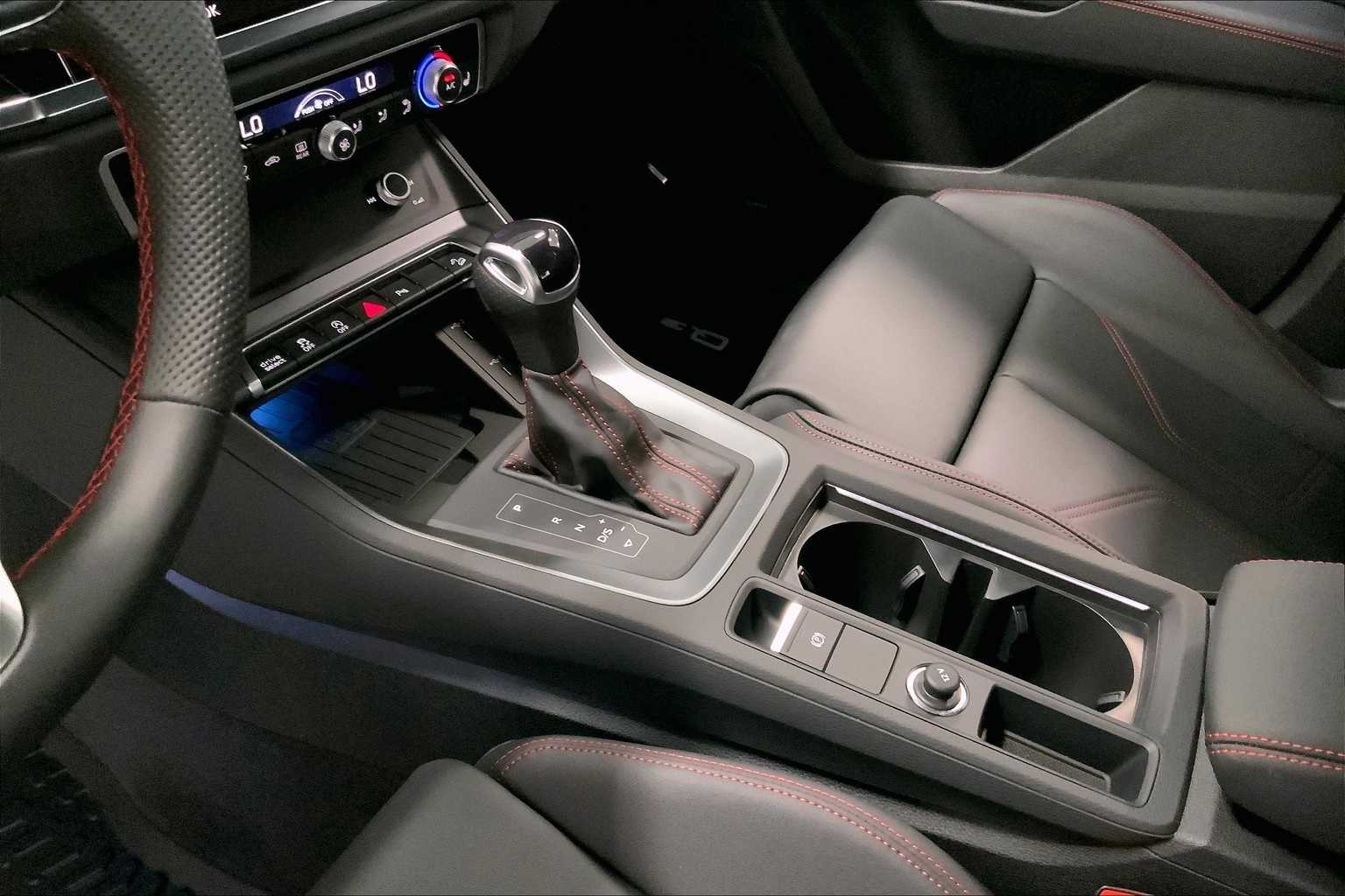 Thumbnail: 2025 Audi Q3 - 17