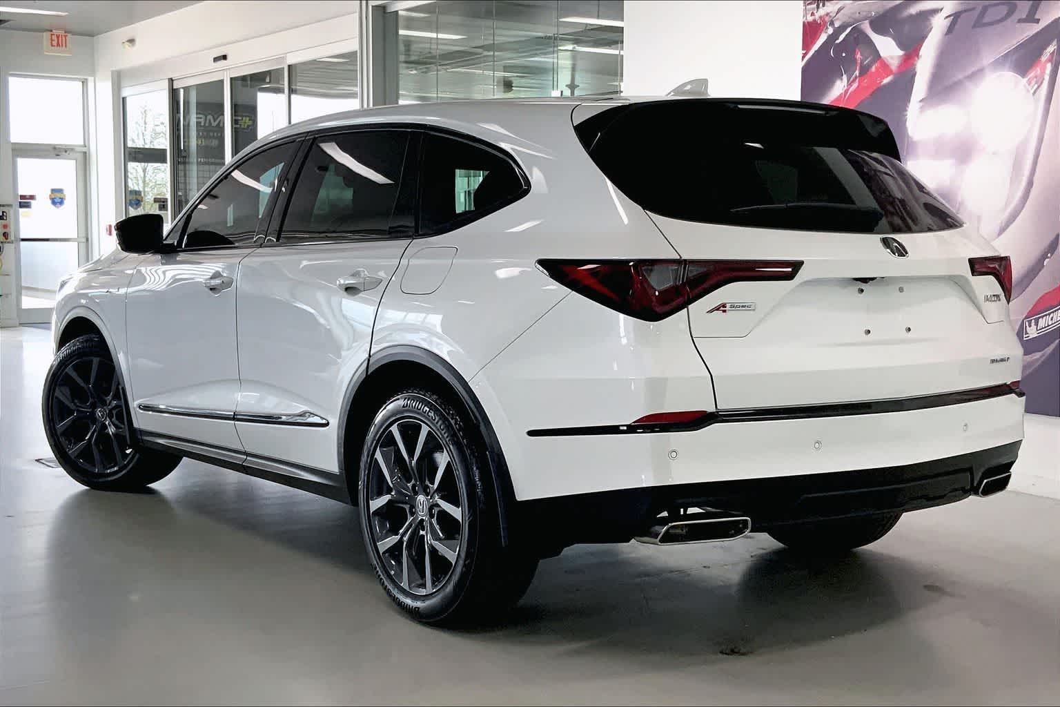 Thumbnail: 2022 Acura MDX - 4
