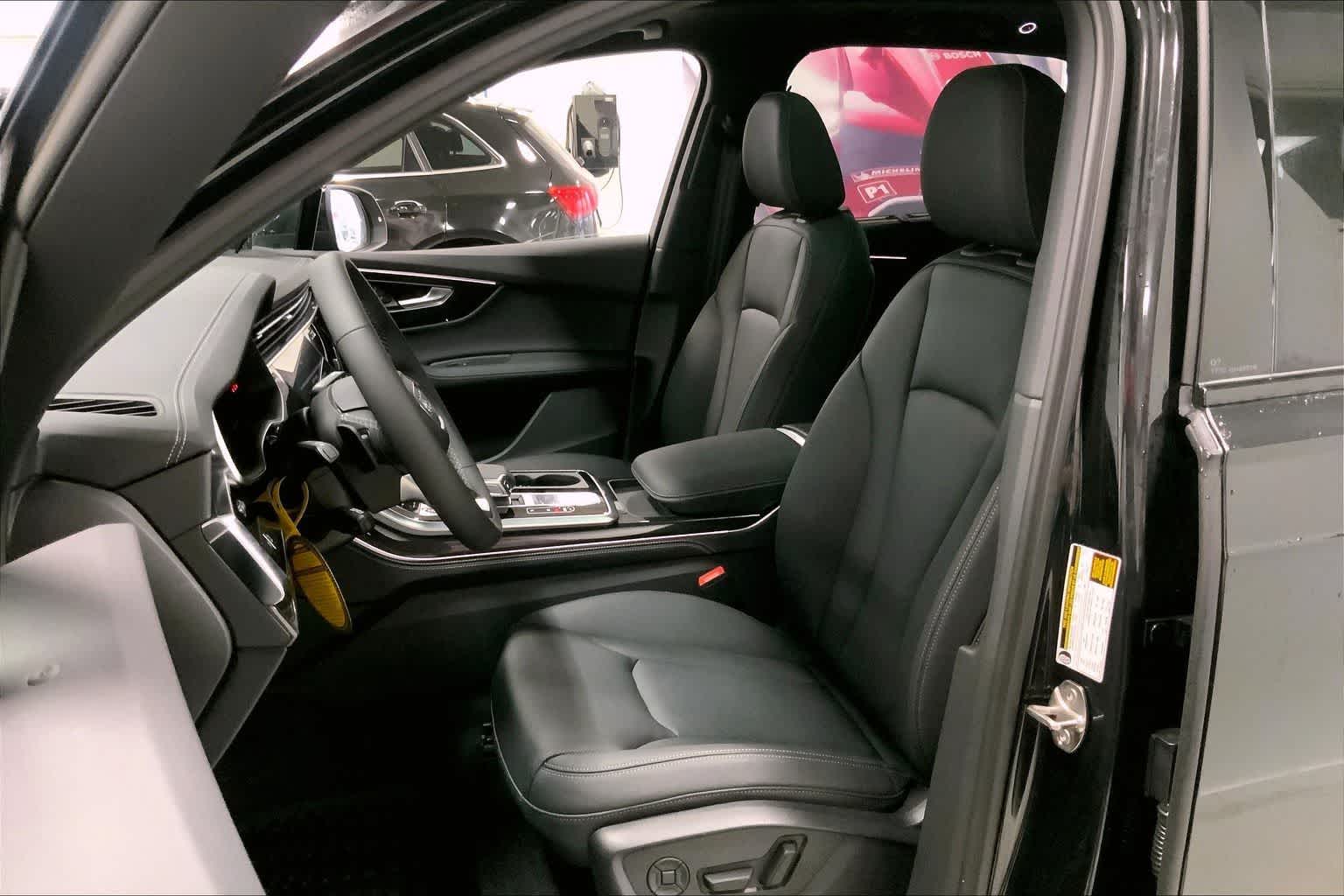 Thumbnail: 2026 Audi Q7 - 10